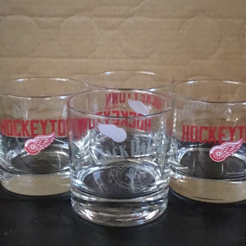 New Jack Daniels Redwings Whiskey glasses